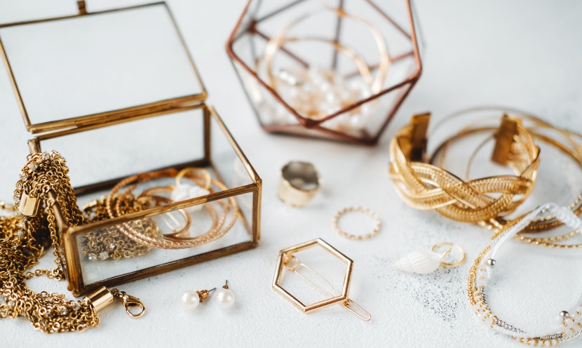 Le guide de nettoyage des bijoux en or