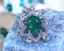 L emeraude pendentif