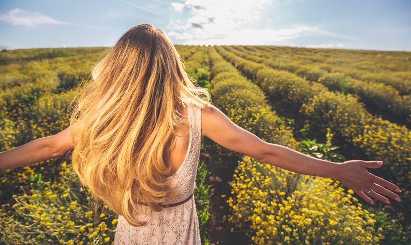 Entretenir et coiffer ses cheveux l’été Entretenir et coiffer ses cheveux l’été