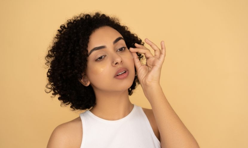 Poches sous les yeux : comment s’en débarrasser ?