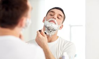 Irritation après rasage : comment en venir à bout durablement ?