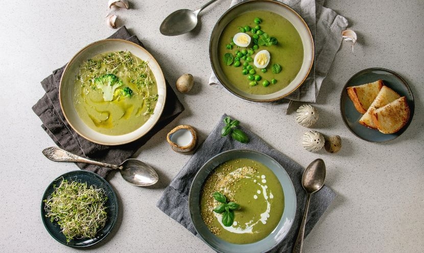 Comment réaliser une soupe moulinée de légumes verts ?