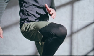 Renforcement des genoux : 5 exercices faciles à faire chez soi 