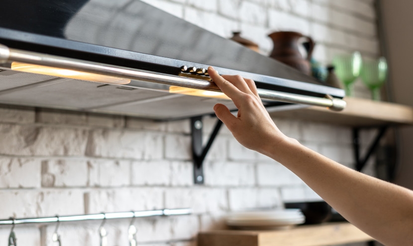 Hotte de cuisine encrassée : comment la décrasser ?